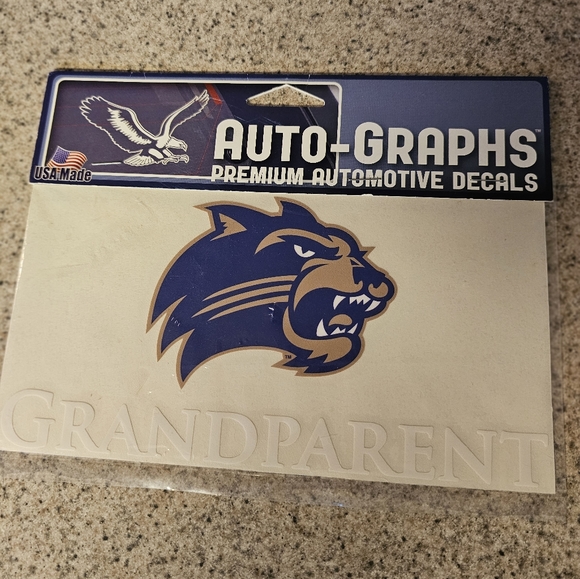 Western Carolina Catamounts GRANDPARENT Car Decal - NIP - Picture 1 of 4